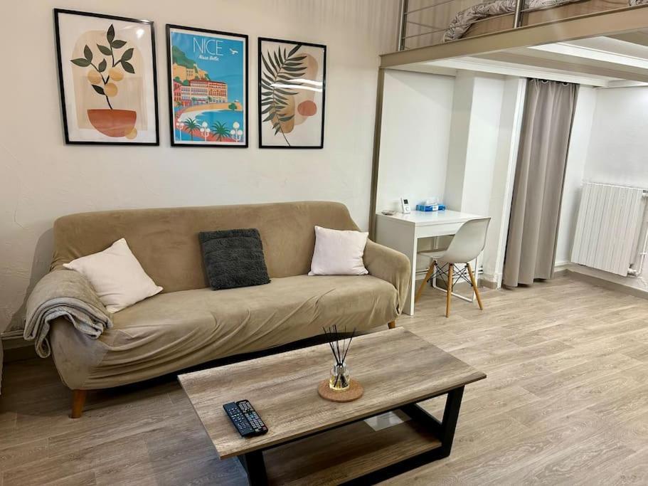 Apartment Mezzanine Au Coeur De Nice