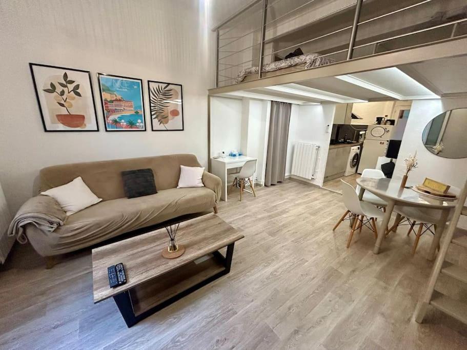 Mezzanine Au Coeur De Appartement